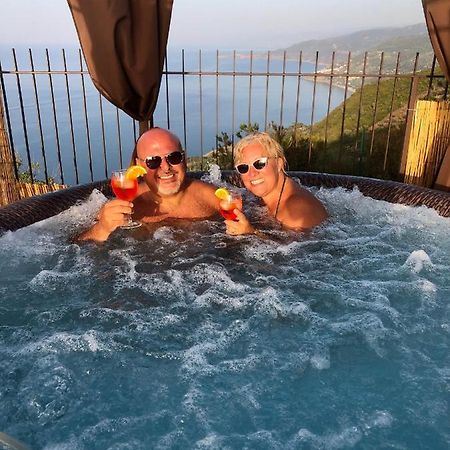 B&B Roomantic & Piscina Idromassaggio Чефалу Екстер'єр фото