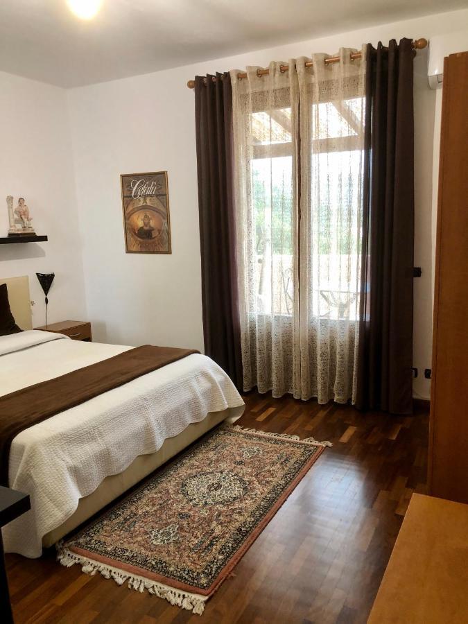 B&B Roomantic & Piscina Idromassaggio Чефалу Екстер'єр фото