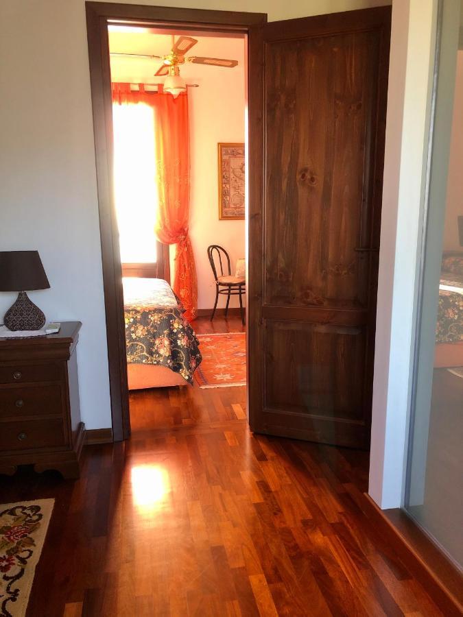 B&B Roomantic & Piscina Idromassaggio Чефалу Екстер'єр фото