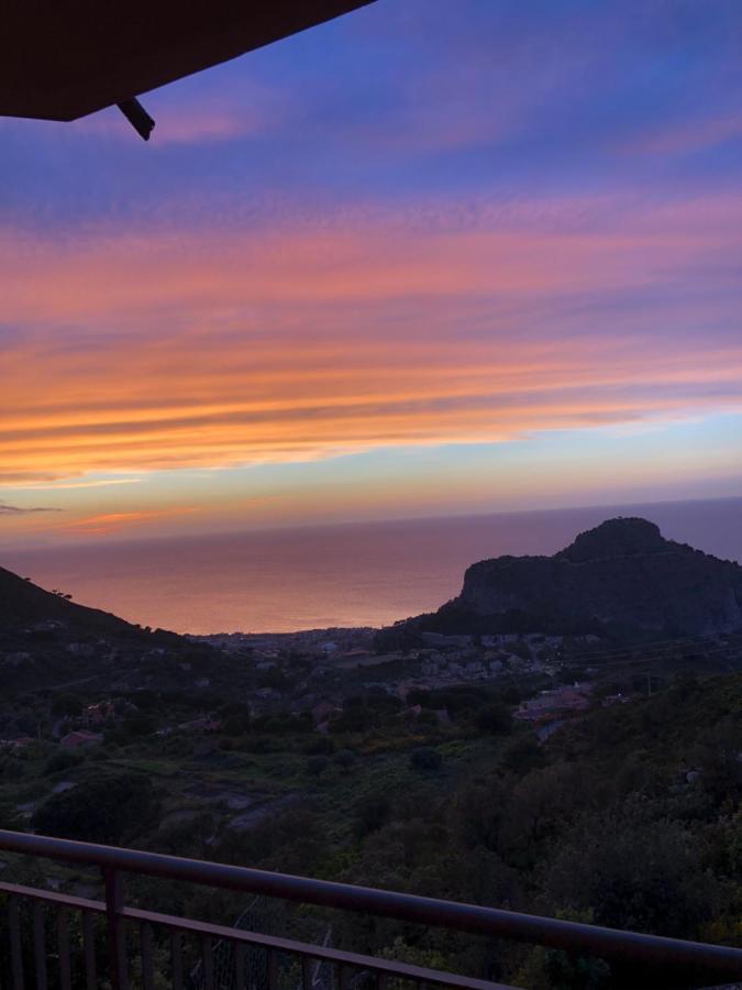 B&B Roomantic & Piscina Idromassaggio Чефалу Екстер'єр фото