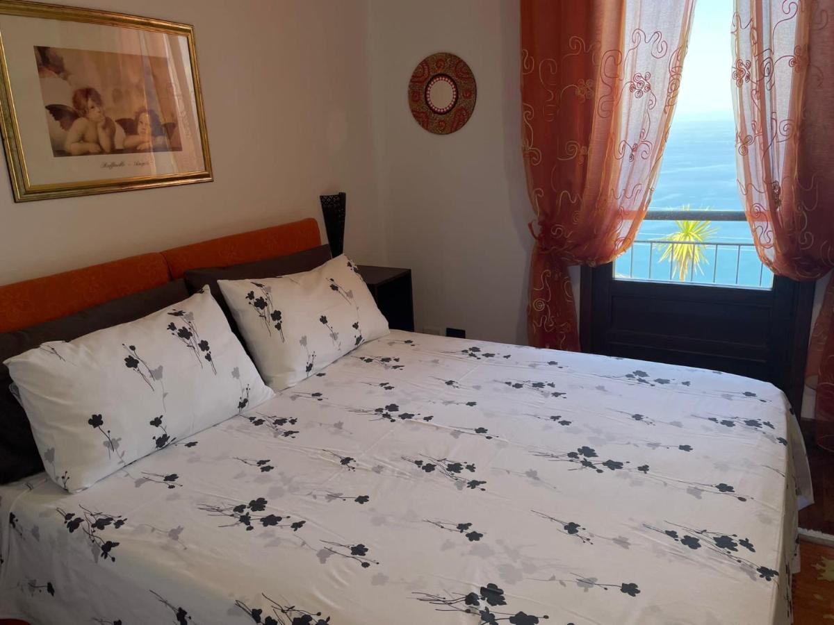 B&B Roomantic & Piscina Idromassaggio Чефалу Екстер'єр фото