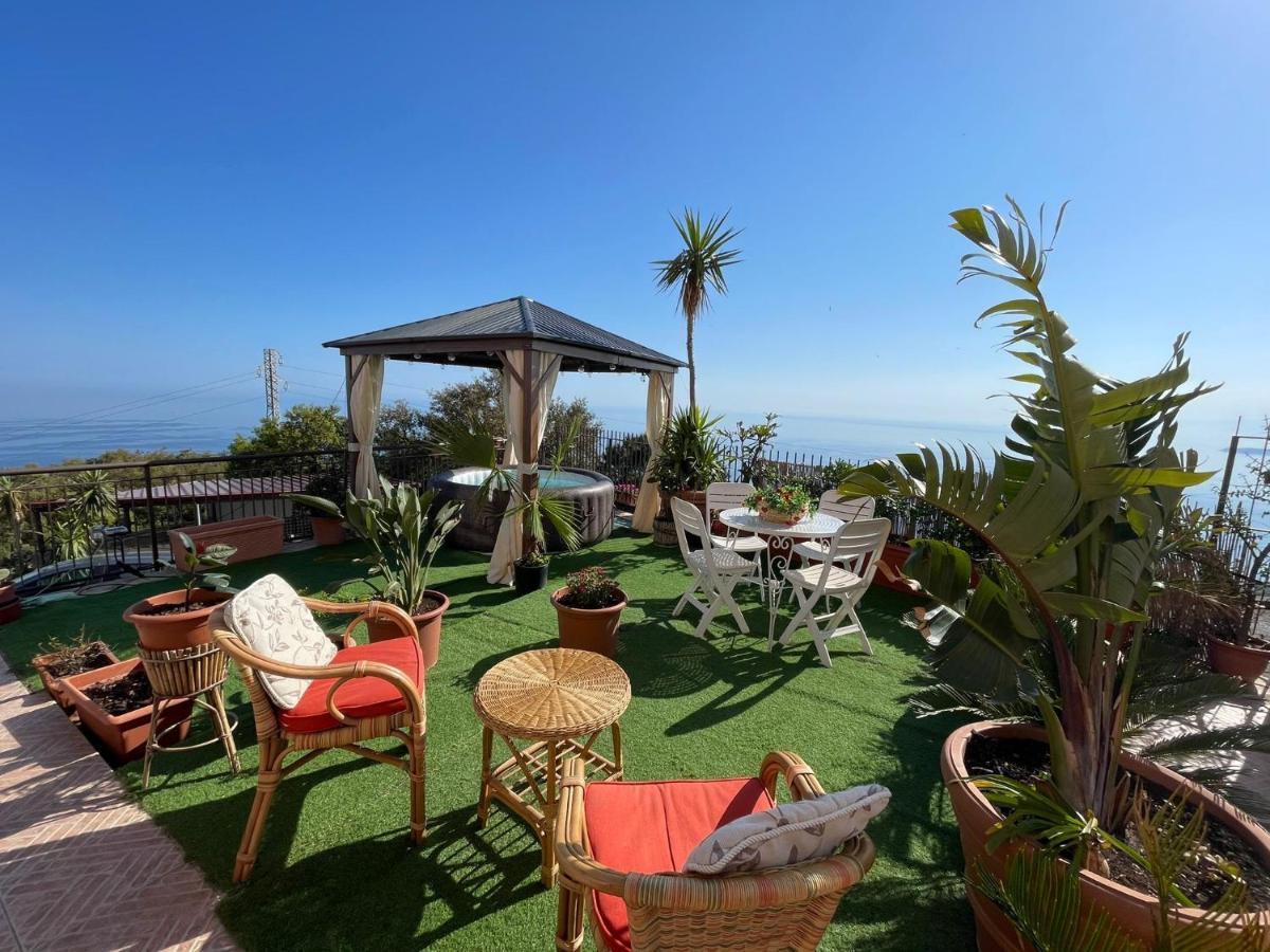 B&B Roomantic & Piscina Idromassaggio Чефалу Екстер'єр фото