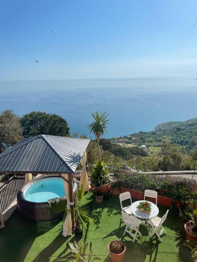 B&B Roomantic & Piscina Idromassaggio Чефалу Екстер'єр фото