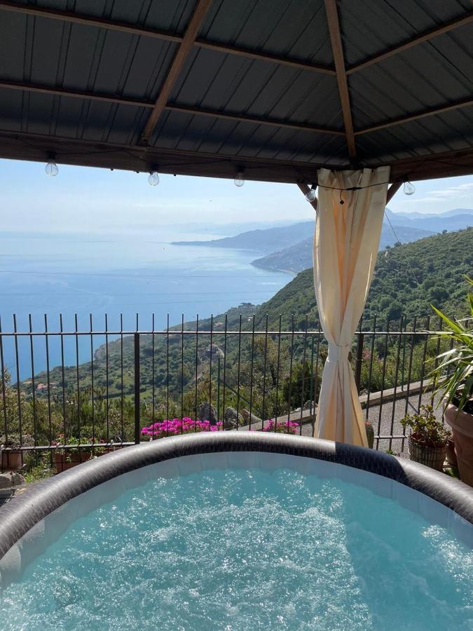 B&B Roomantic & Piscina Idromassaggio Чефалу Екстер'єр фото